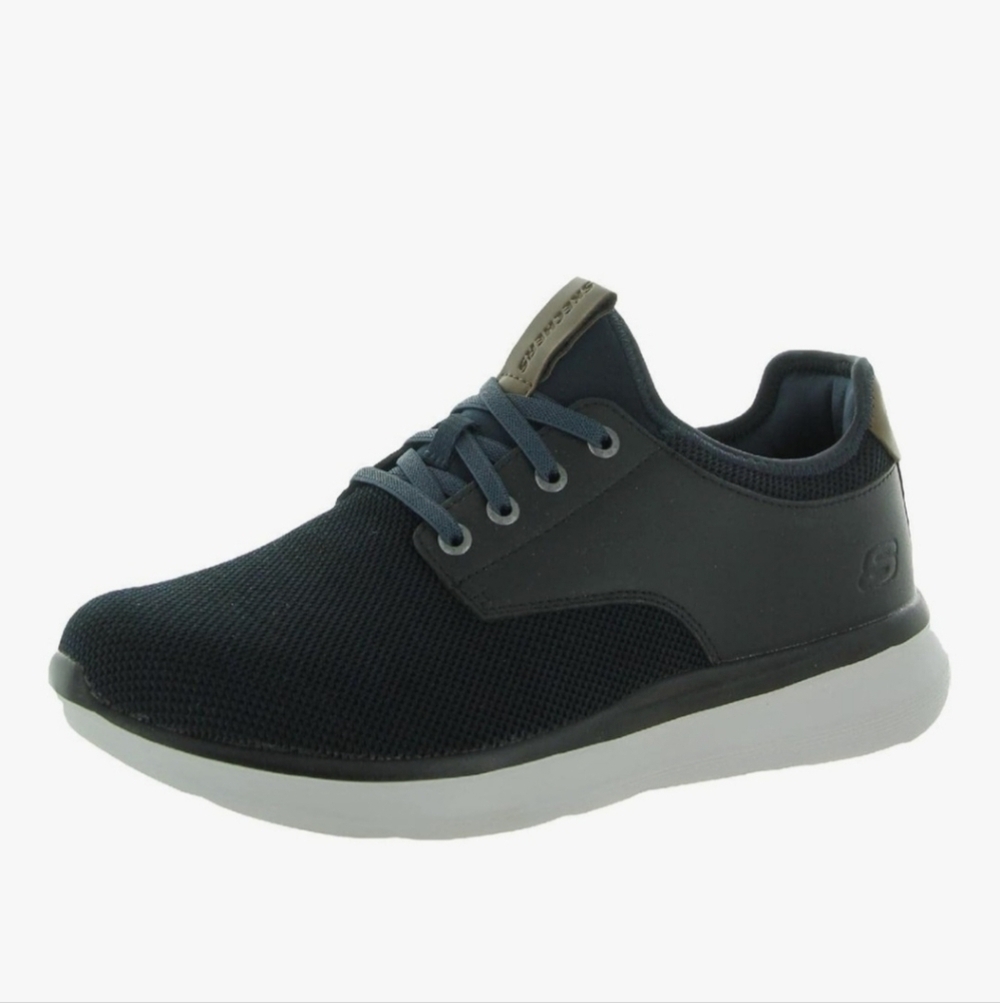 SKECHERS STREETWEAR MEMORY FOAM MEN'S SLIP-ON SNEAKER. SIZE 9.5